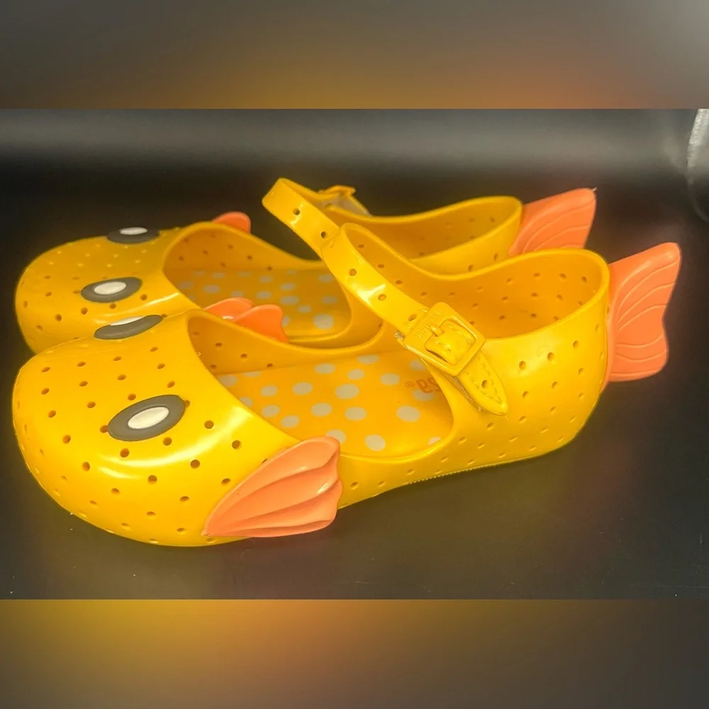 Mini Melissa- Yellow Fish‎ Design Shoes- Size: Girls 11